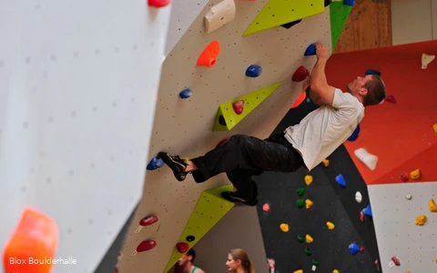 Beim Bouldern