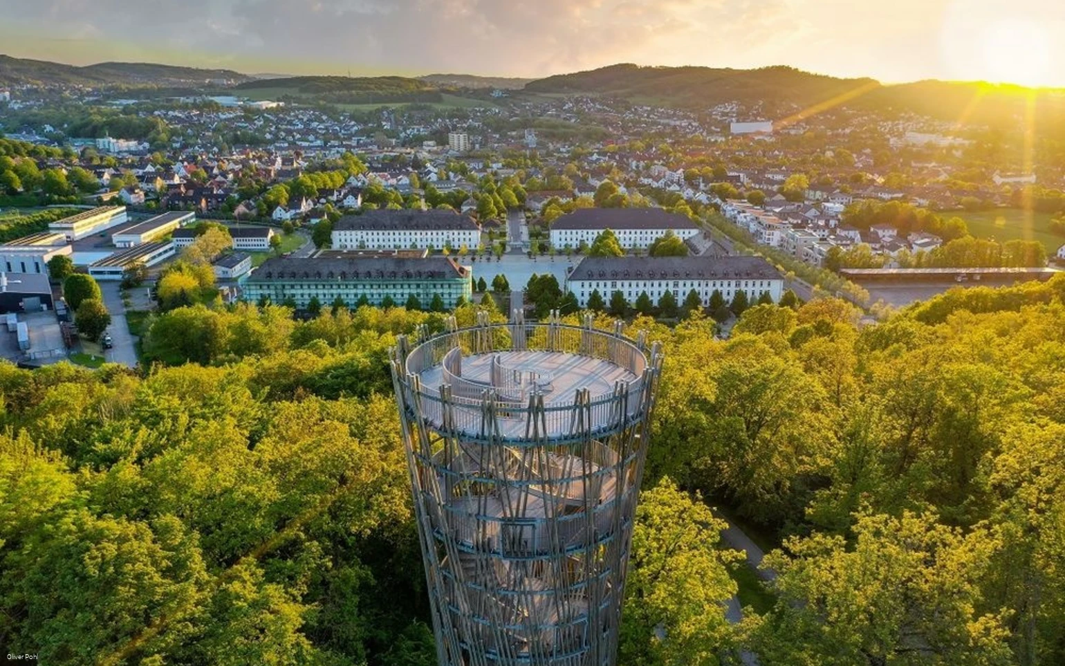 Hemer im Hintergrund