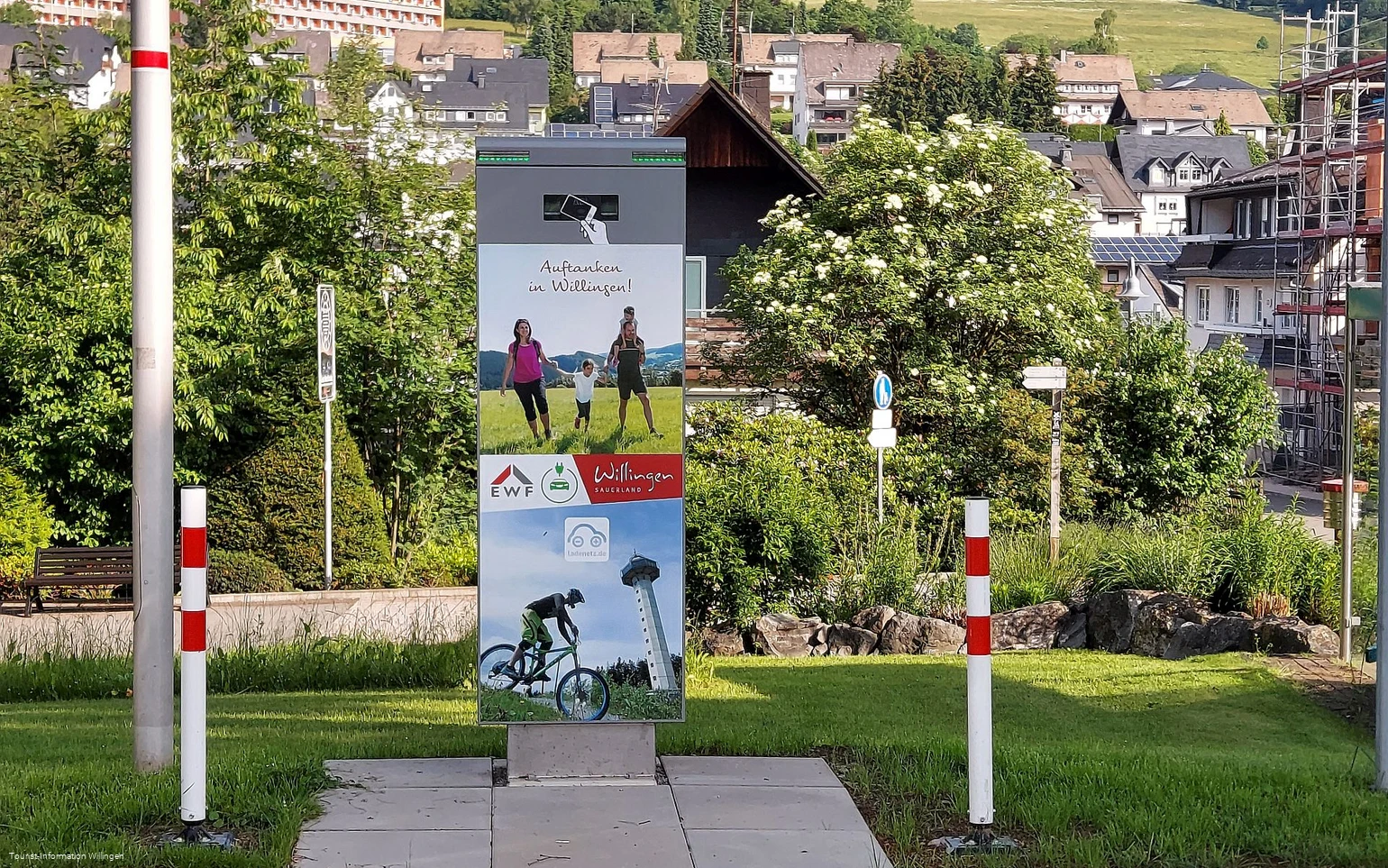 Original E-Ladesäule am Kurgarten Copyright Tourist-Information Willingen CC BY-SA.jpg