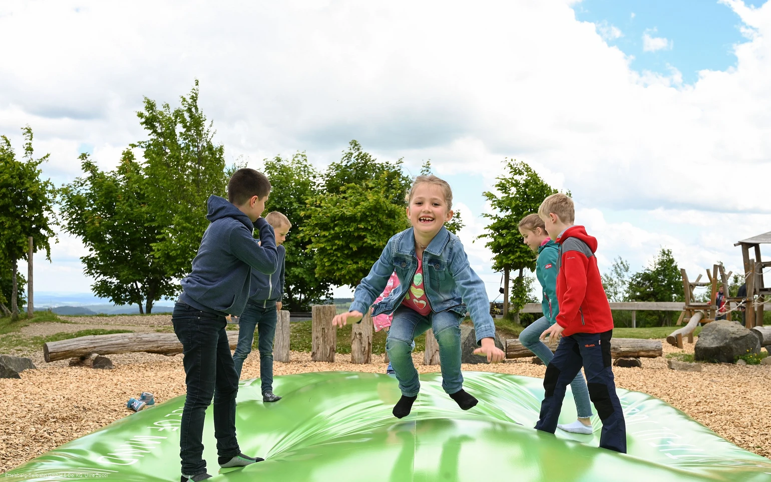 spielplatz-ettelsberg-trampolin.jpg