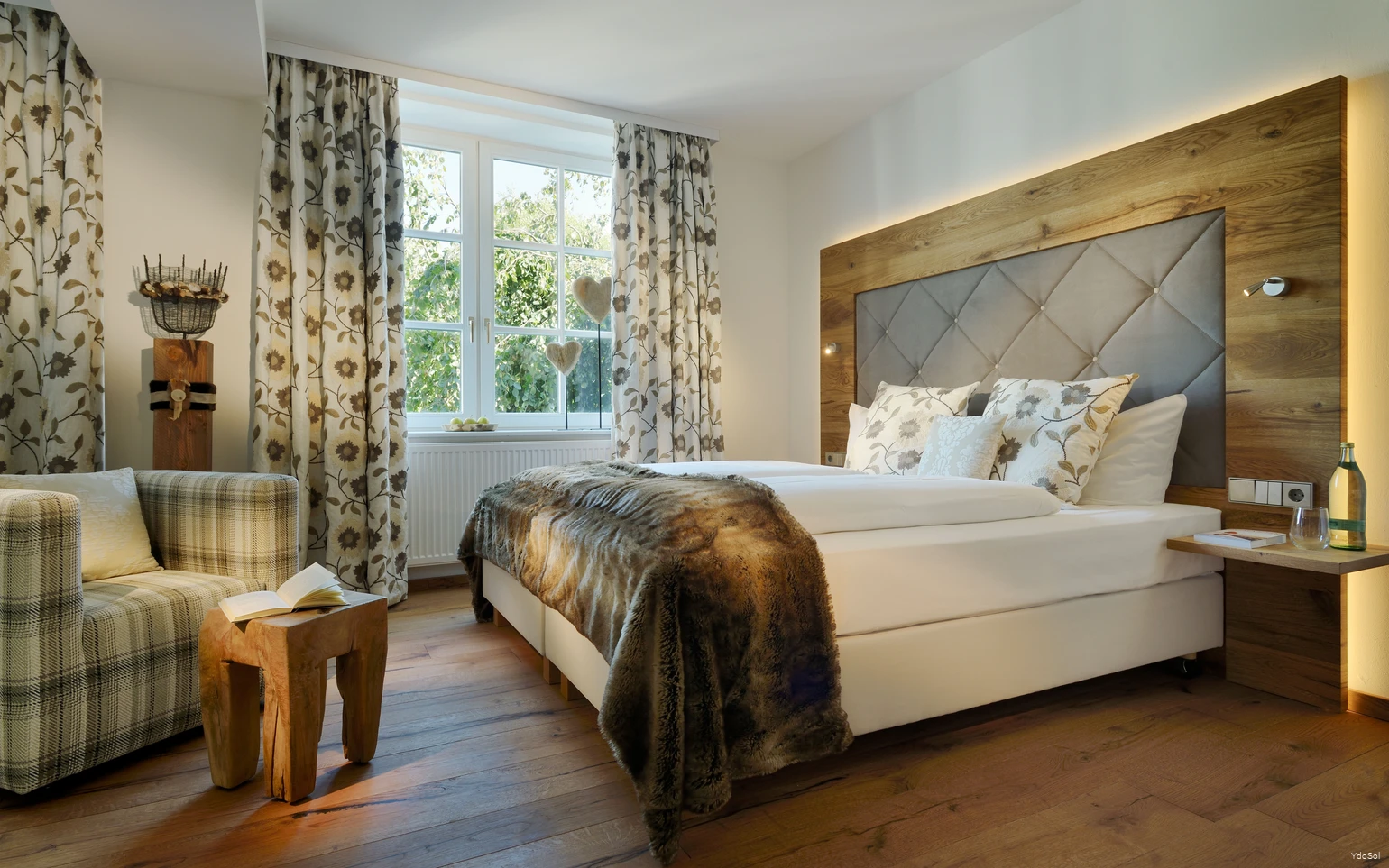 Countryhotel-Knippschild-Room-PhotoHotel-YdoSol.jpg