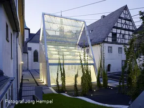 Lichthaus mit Hopfen