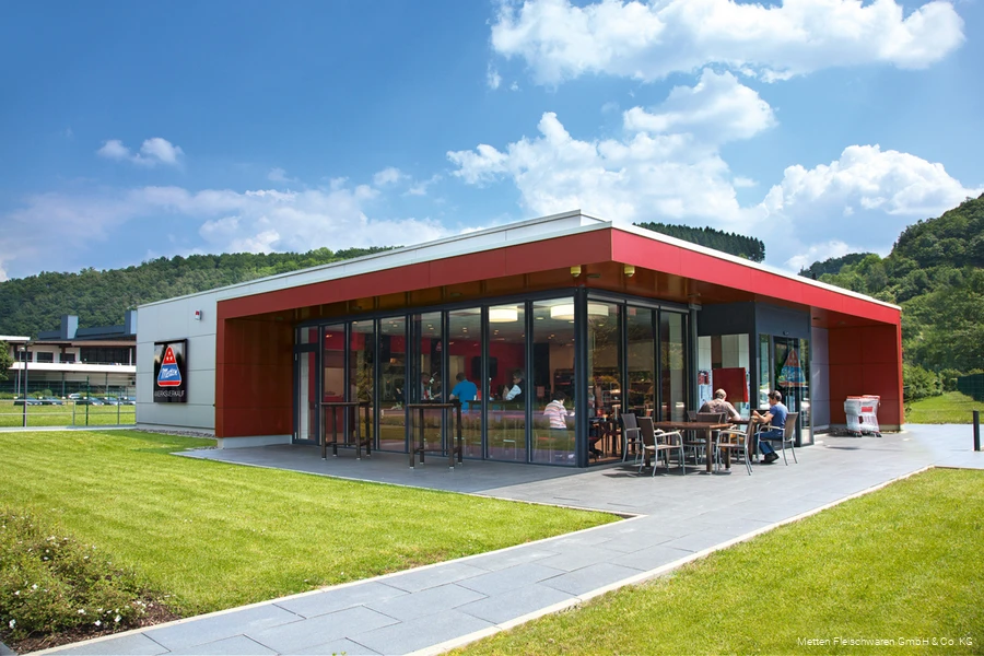 Außenaufnahme des Metten-Werksverkaufs