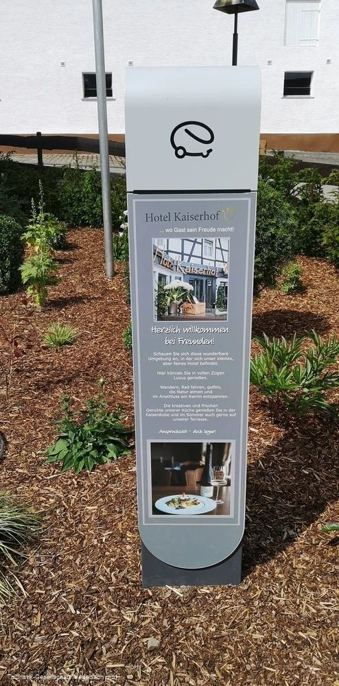 Ladepunkt für Elektroautos in Medelon