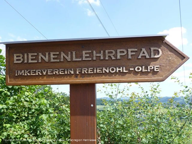 Bienenlehrpfad Freienohl Schild