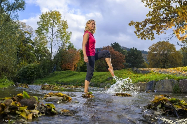 Kneipp AktivWeg Sprung über das Wasser
