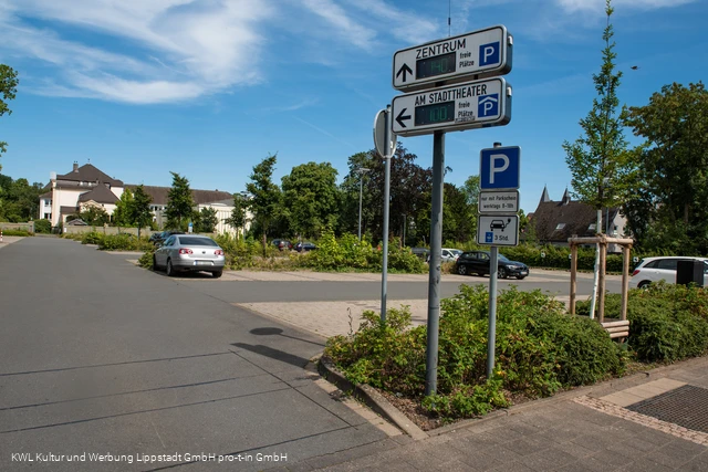 Parkplatz Stadttheater (c) KWL Kultur und Werbung Lippstadt GmbH Pro-t-in GmbH (1).jpg