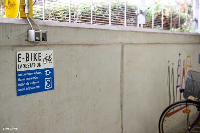 20240927_E-Bike-Ladestation Parkhaus.jpg