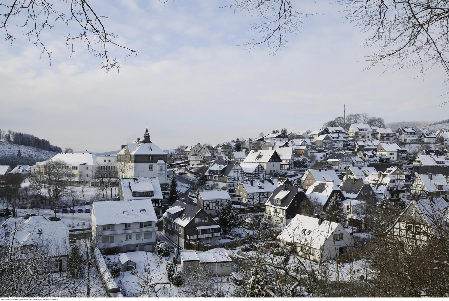 Blick auf Bad Fredeburg im Schnee.
