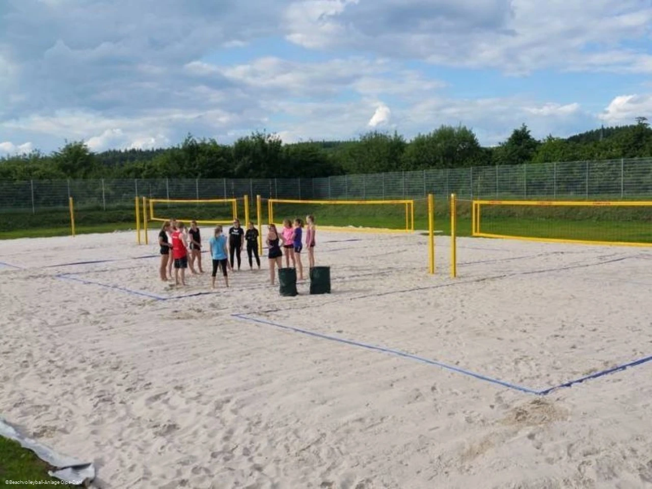 Volleyball Club SFG - Teambesprechung auf dem Beachvolleyballfeld