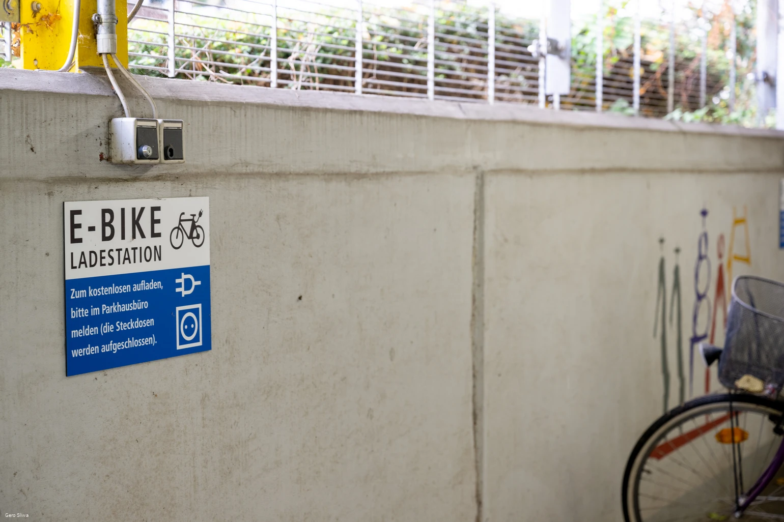20240927_E-Bike-Ladestation Parkhaus.jpg