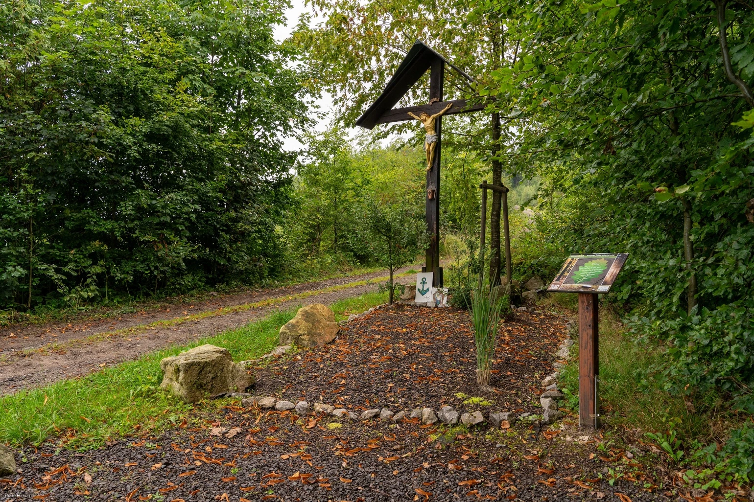 Verweil-Ort Kreuz-Wege