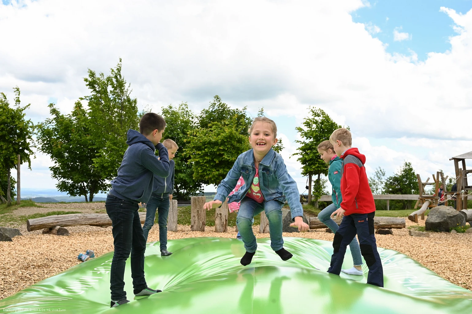 spielplatz-ettelsberg-trampolin.jpg