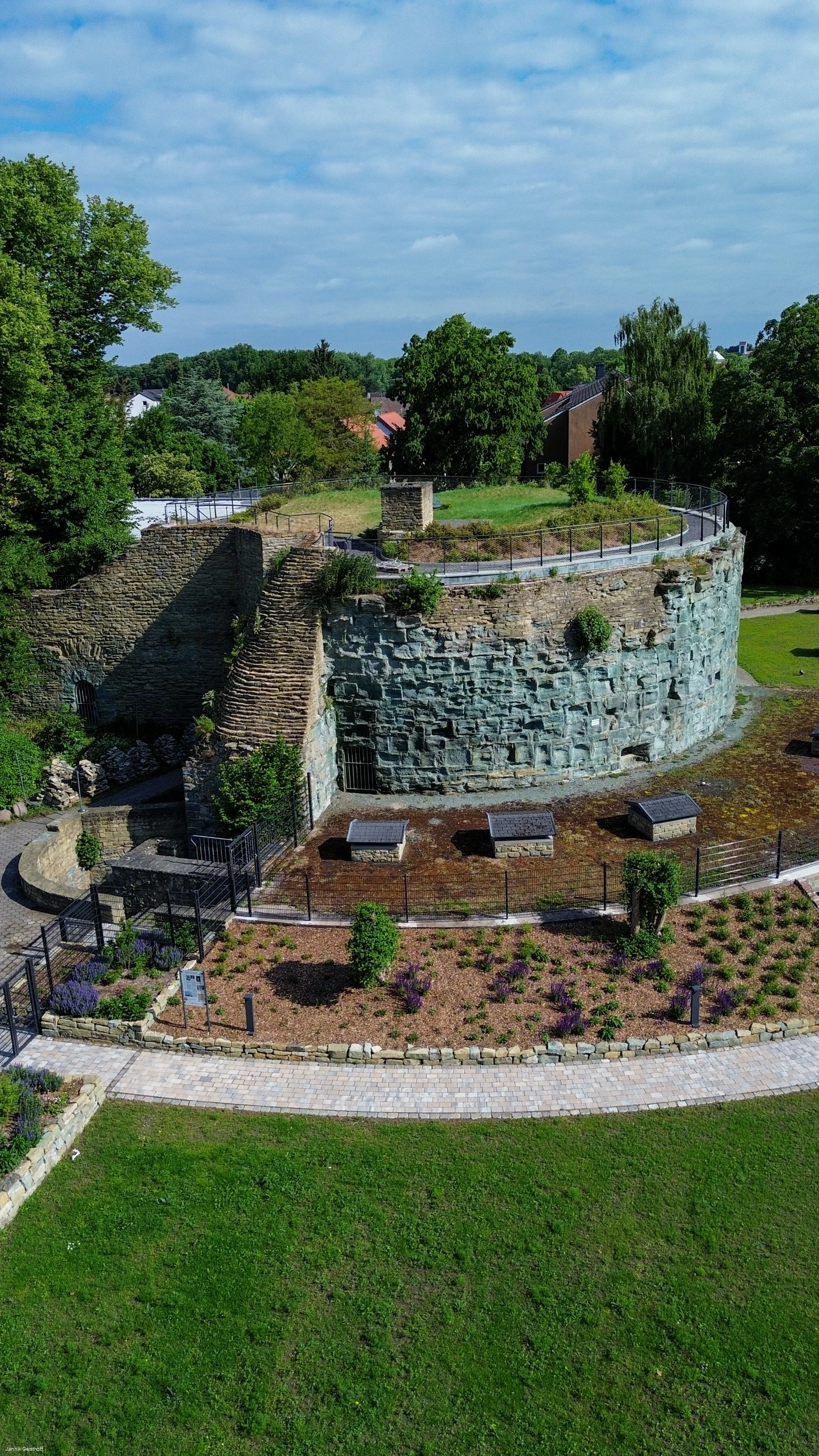 Schlossruine-EdW-Jannik Geisthoff-68.jpg