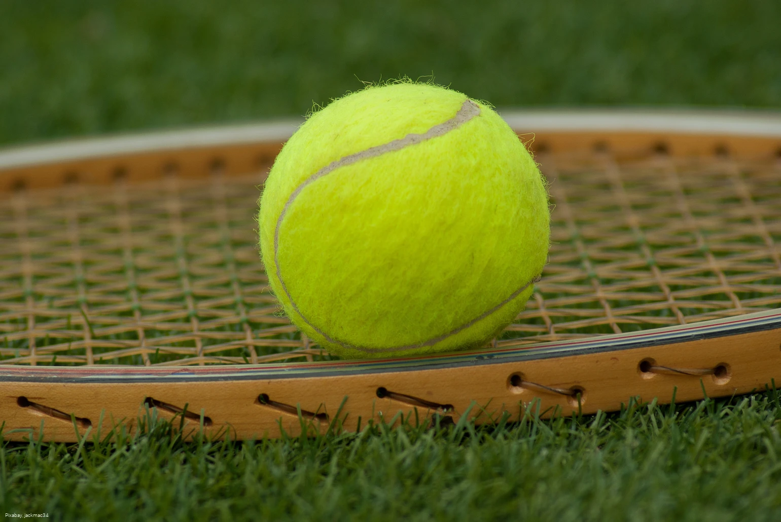 Symboldbild Tennis / Tennishalle