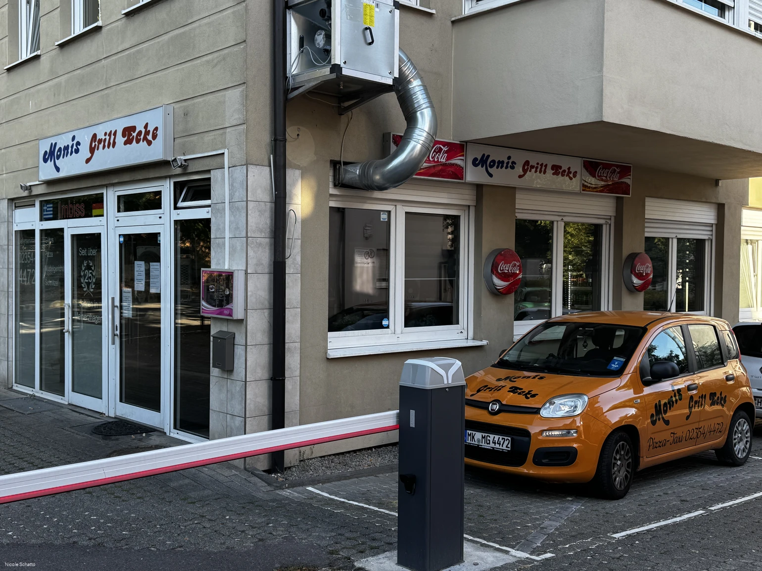 Frontansicht Moni's Grill