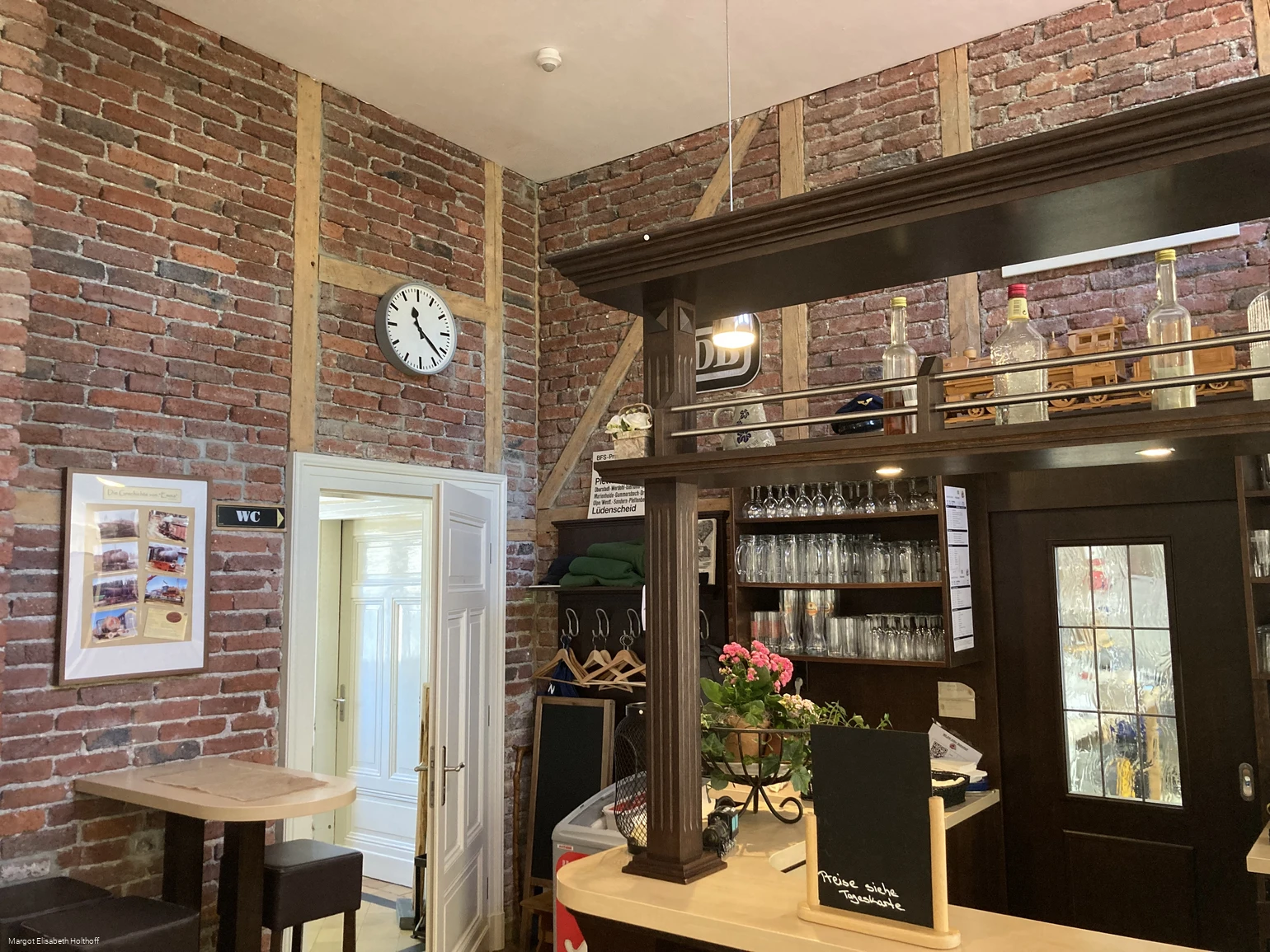 Alter Bahnhof Jausenstation.jpg