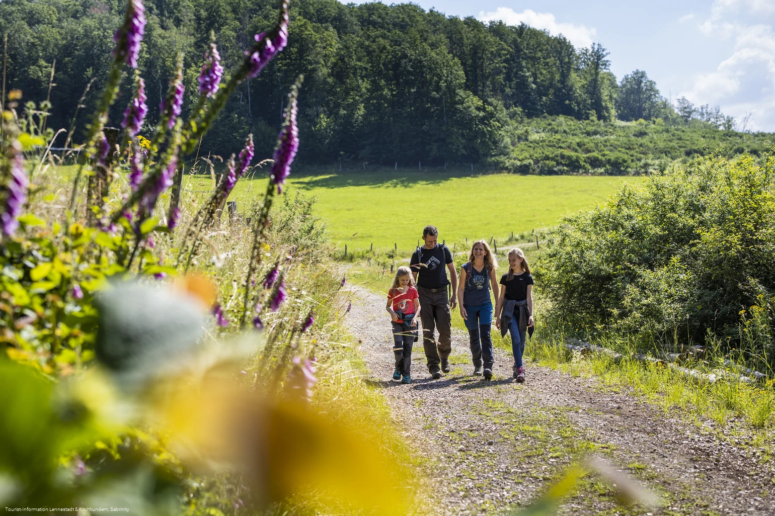 Familie auf dem Veischeder Sonnenpfad