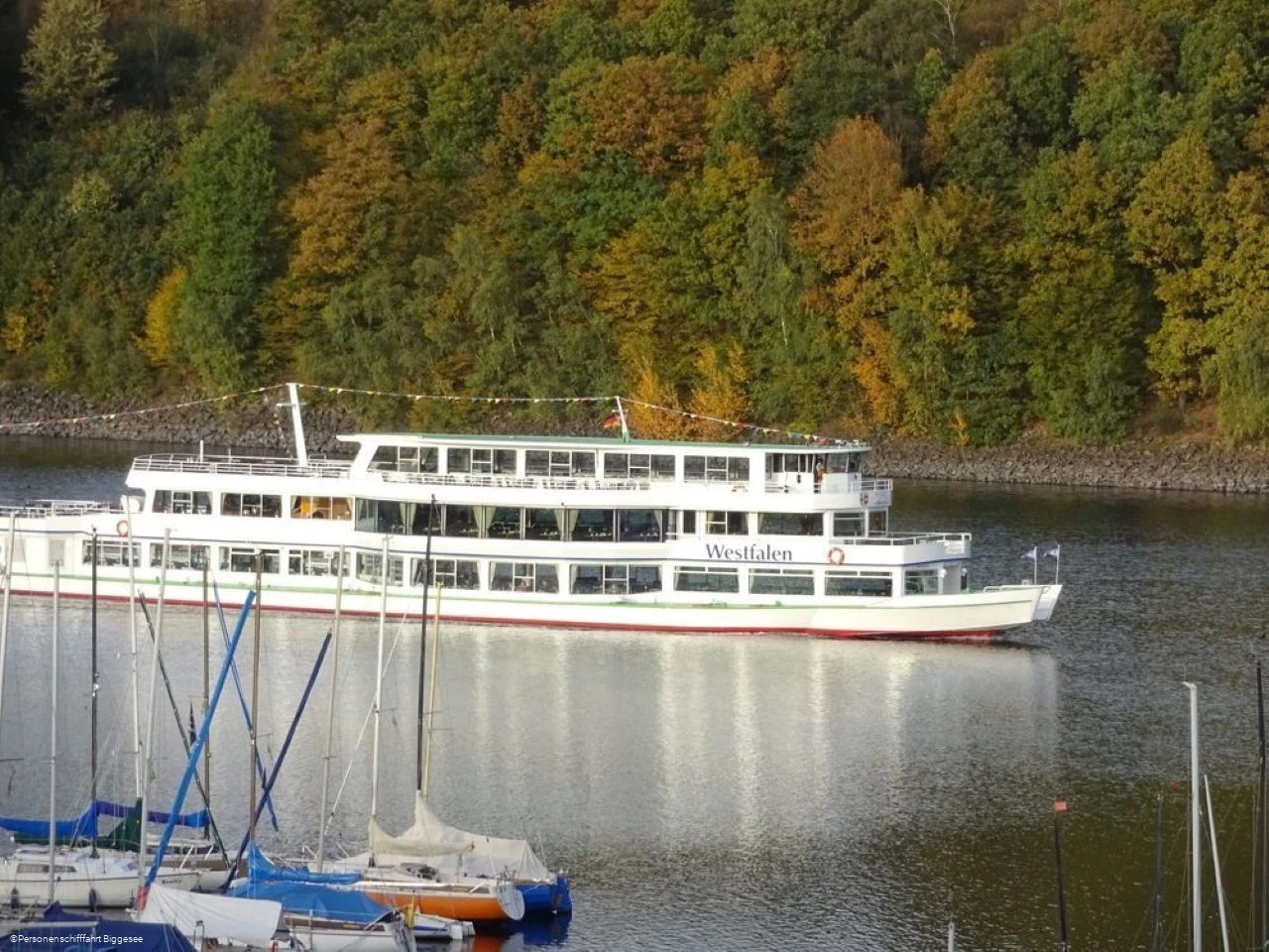 Schiff auf Biggesee.jpg