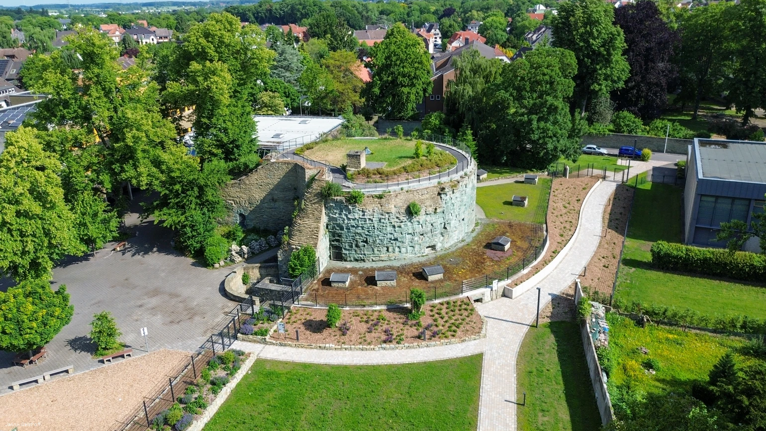 Schlossruine-EdW-Jannik Geisthoff-65.jpg
