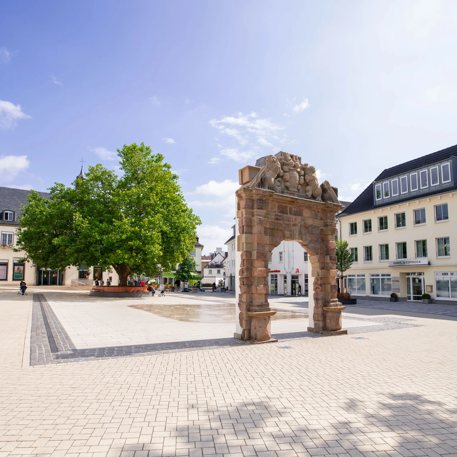 HAT_Foto_6.1_Stadtmarketing_Marktplatz_1zu1_FullHD.jpeg