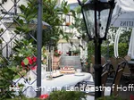 Tisch gedeckt im Biergarten