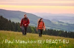 Hikers out and about in the Sauerland-Wanderdorf hiking villages.