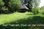 Rastmöglichkeiten, wie hier eine Schutzhütte, befinden sich am Wegesrand