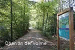 Rätseltafel am Wegesrand auf der alten Bahntrasse
