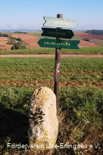 Grenzstein und Wegweiser Erlinghausen