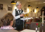 Er worden verse VELTINS geserveerd.