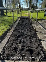 Kneippen im Kurpark in Bad Westernkotten auf dem Barfußpfad und im Solebecken