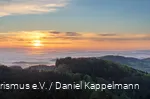 Blick vom Bollerberg bei Hesborn über die umliegende Landschaft.