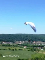 Gleitschirmflieger über Marsberg