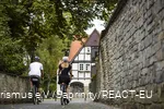 Twee fietsers in de Altstadt van Soest