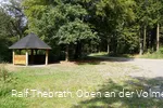 Die Schutzhütte lädt zu einer kleinen Rast ein