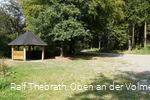 Die Schutzhütte lädt zu einer kleinen Rast ein