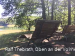 Waldsofas laden zur Erholung ein