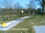 Blick über das Gelände der Minigolfanlage