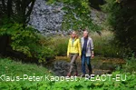 A couple on a fall walk in the Sauerland.