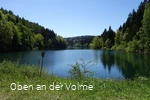 Blick vom Ufer über die Genkeltalsperre
