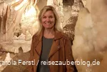 Travel blogger Carola Ferstl visits the Atta-Höhle cave.