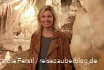 Travel blogger Carola Ferstl visits the Atta-Höhle cave.