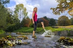 Sprung über das Wasser