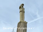 Scheuerpfahl Der in die Ferne schaut