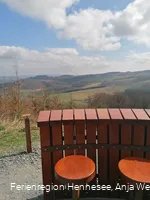 Waldtheke mit Aussicht am BierbrauWunderweg Grevenstein
