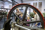 De familie tijdens hun bezoek aan het DampfLandLeute Museum.